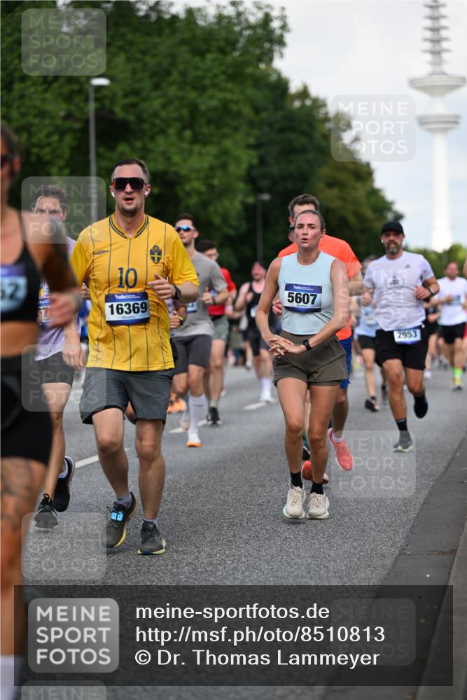 29.06.2025 - hella hamburg halbmarathon Dr. Thomas Lammeyer http://msf.ph/oto/8510813 29.06.2025 10:00:06 Kennedybrücke 1061, 1120, 1267, 1452, 1499, 1502, 1592, 1976, 2504, 2818, 2953, 3256, 3543, 4077, 4711, 5482, 5600, 5607, 5978, 6115, 6511, 6512, 7178, 7583, 7943, 8273, 8335, 8989, 9638, 9695, 9793, 10408, 10891, 10895, 11124, 11231 meine-sportfotos.de