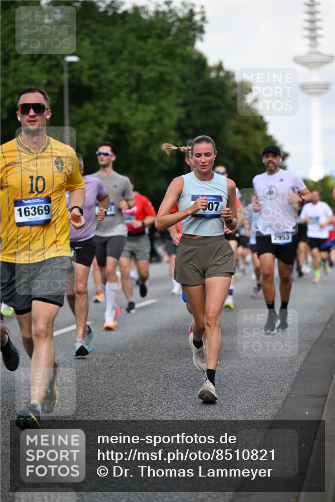 29.06.2025 - hella hamburg halbmarathon Dr. Thomas Lammeyer http://msf.ph/oto/8510821 29.06.2025 10:00:06 Kennedybrücke 1061, 1120, 1267, 1452, 1499, 1502, 1592, 1976, 2504, 2818, 2953, 3256, 3543, 4077, 4711, 5482, 5600, 5607, 5978, 6115, 6511, 6512, 7178, 7583, 7943, 8273, 8335, 8989, 9638, 9695, 9793, 10408, 10891, 10895, 11124, 11231 meine-sportfotos.de