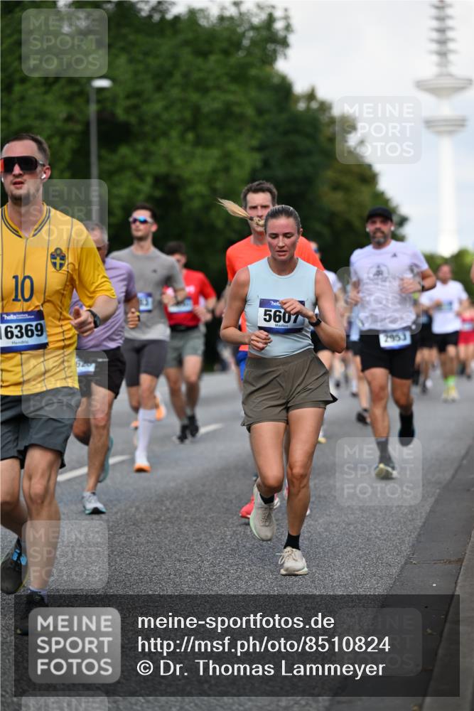 29.06.2025 - hella hamburg halbmarathon Dr. Thomas Lammeyer http://msf.ph/oto/8510824 29.06.2025 10:00:07 Kennedybrücke 1061, 1120, 1452, 1499, 1502, 1592, 1976, 2504, 2953, 3256, 4077, 4404, 4711, 5482, 5600, 5607, 5978, 6511, 6512, 7178, 7583, 7943, 8335, 8989, 9638, 9695, 9793, 10408, 10891, 10895, 11124, 11231 meine-sportfotos.de