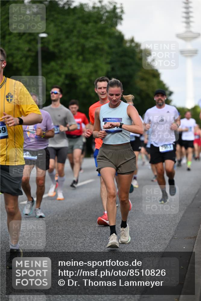 29.06.2025 - hella hamburg halbmarathon Dr. Thomas Lammeyer http://msf.ph/oto/8510826 29.06.2025 10:00:07 Kennedybrücke 1061, 1120, 1452, 1499, 1502, 1592, 1976, 2504, 2953, 3256, 4077, 4404, 4711, 5482, 5600, 5607, 5978, 6511, 6512, 7178, 7583, 7943, 8335, 8989, 9638, 9695, 9793, 10408, 10891, 10895, 11124, 11231 meine-sportfotos.de