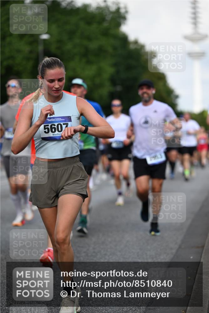 29.06.2025 - hella hamburg halbmarathon Dr. Thomas Lammeyer http://msf.ph/oto/8510840 29.06.2025 10:00:08 Kennedybrücke 1061, 1120, 1452, 1499, 1502, 1592, 1976, 2953, 3256, 4077, 4404, 4711, 5482, 5600, 5607, 5978, 6511, 6512, 7178, 7583, 7943, 8335, 8921, 8989, 9597, 9638, 9695, 9793, 10408, 10891, 10895, 11124, 11231 meine-sportfotos.de
