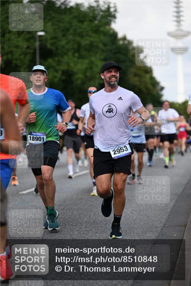29.06.2025 - hella hamburg halbmarathon Dr. Thomas Lammeyer http://msf.ph/oto/8510848 29.06.2025 10:00:08 Kennedybrücke 1061, 1120, 1452, 1499, 1502, 1592, 1976, 2953, 3256, 4077, 4404, 4711, 5482, 5600, 5607, 5978, 6511, 6512, 7178, 7583, 7943, 8335, 8921, 8989, 9597, 9638, 9695, 9793, 10408, 10891, 10895, 11124, 11231 meine-sportfotos.de