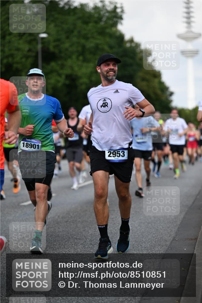 29.06.2025 - hella hamburg halbmarathon Dr. Thomas Lammeyer http://msf.ph/oto/8510851 29.06.2025 10:00:09 Kennedybrücke 1061, 1120, 1452, 1499, 1502, 1592, 1628, 1976, 2083, 2953, 3256, 4077, 4404, 4711, 5482, 5600, 5607, 5978, 6511, 6512, 7178, 7583, 7943, 8335, 8921, 8989, 9597, 9638, 9695, 9793, 10408, 10891, 10895, 11124, 11231 meine-sportfotos.de
