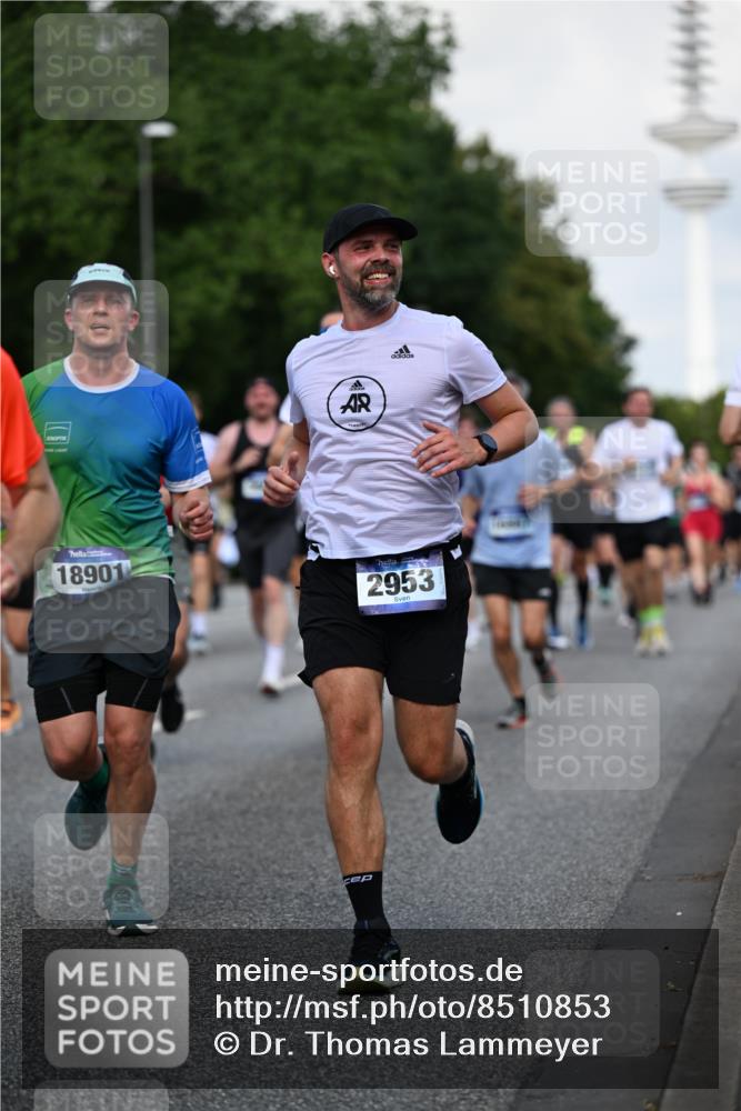 29.06.2025 - hella hamburg halbmarathon Dr. Thomas Lammeyer http://msf.ph/oto/8510853 29.06.2025 10:00:09 Kennedybrücke 1061, 1120, 1452, 1499, 1502, 1592, 1628, 1976, 2083, 2953, 3256, 4077, 4404, 4711, 5482, 5600, 5607, 5978, 6511, 6512, 7178, 7583, 7943, 8335, 8921, 8989, 9597, 9638, 9695, 9793, 10408, 10891, 10895, 11124, 11231 meine-sportfotos.de