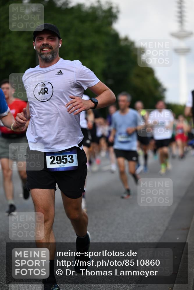 29.06.2025 - hella hamburg halbmarathon Dr. Thomas Lammeyer http://msf.ph/oto/8510860 29.06.2025 10:00:09 Kennedybrücke 1061, 1120, 1452, 1499, 1502, 1592, 1628, 1976, 2083, 2953, 3256, 4077, 4404, 4711, 5482, 5600, 5607, 5978, 6511, 6512, 7178, 7583, 7943, 8335, 8921, 8989, 9597, 9638, 9695, 9793, 10408, 10891, 10895, 11124, 11231 meine-sportfotos.de