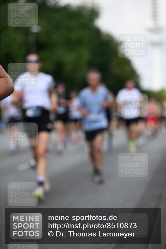 29.06.2025 - hella hamburg halbmarathon Dr. Thomas Lammeyer http://msf.ph/oto/8510873 29.06.2025 10:00:10 Kennedybrücke 1061, 1120, 1452, 1499, 1502, 1592, 1628, 1976, 2083, 2953, 3256, 4077, 4377, 4404, 4711, 5482, 5600, 5607, 5978, 6511, 6512, 7178, 7583, 7943, 8335, 8921, 8989, 9597, 9638, 9695, 9793, 10891, 10895, 11124, 11231 meine-sportfotos.de