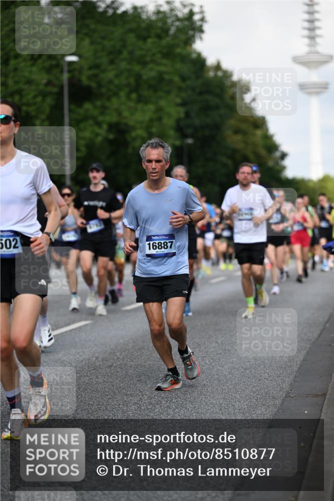 29.06.2025 - hella hamburg halbmarathon Dr. Thomas Lammeyer http://msf.ph/oto/8510877 29.06.2025 10:00:11 Kennedybrücke 1061, 1120, 1452, 1499, 1502, 1592, 1628, 1976, 2083, 2953, 3256, 4077, 4377, 4404, 4711, 5482, 5600, 5607, 5978, 6511, 6512, 7178, 7583, 7943, 8335, 8921, 8989, 9597, 9638, 9695, 9793, 10891, 10895, 11124, 11231 meine-sportfotos.de