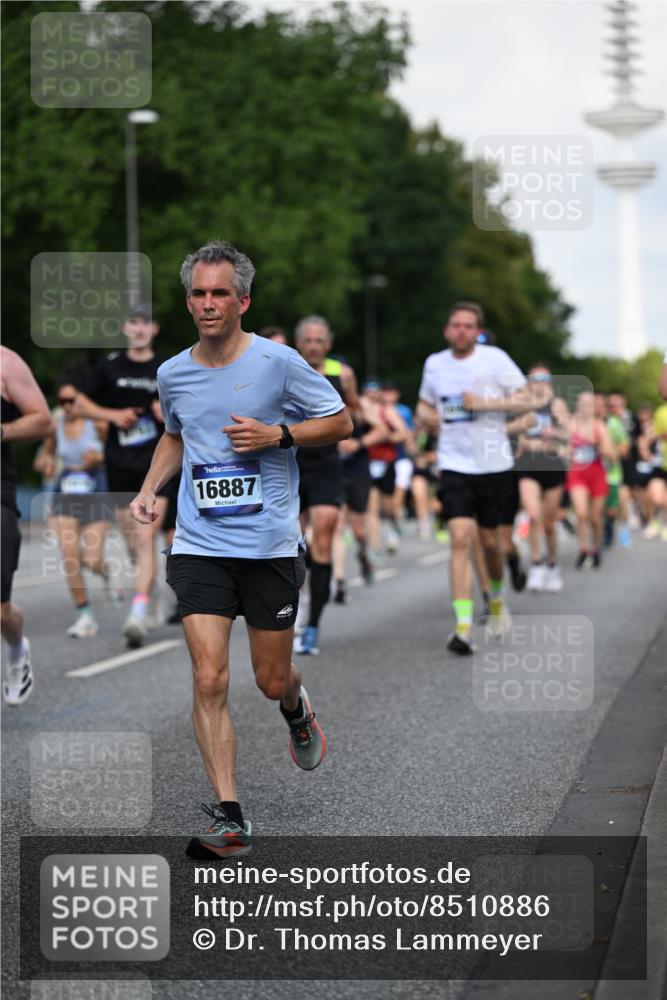 29.06.2025 - hella hamburg halbmarathon Dr. Thomas Lammeyer http://msf.ph/oto/8510886 29.06.2025 10:00:11 Kennedybrücke 1061, 1120, 1452, 1499, 1502, 1592, 1628, 1976, 2083, 2953, 3256, 4077, 4377, 4404, 4711, 5482, 5600, 5607, 5978, 6511, 6512, 7178, 7583, 7943, 8335, 8921, 8989, 9597, 9638, 9695, 9793, 10891, 10895, 11124, 11231 meine-sportfotos.de