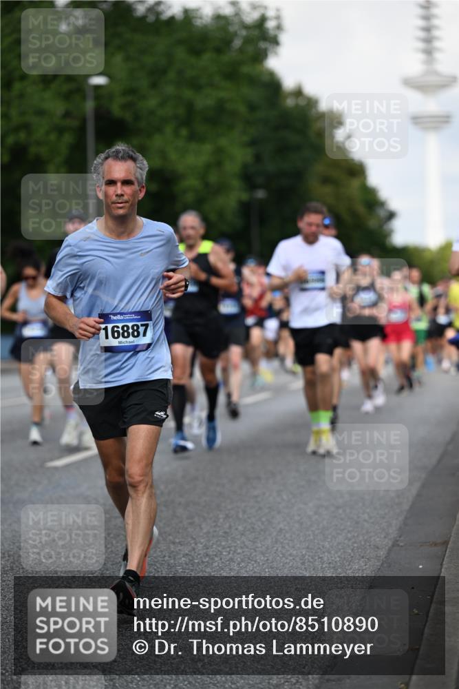 29.06.2025 - hella hamburg halbmarathon Dr. Thomas Lammeyer http://msf.ph/oto/8510890 29.06.2025 10:00:12 Kennedybrücke 1061, 1120, 1452, 1499, 1502, 1592, 1628, 2083, 2953, 3256, 4065, 4077, 4377, 4404, 4711, 5482, 5600, 5607, 5978, 6511, 6512, 7178, 7583, 7943, 8335, 8921, 8989, 9537, 9597, 9638, 9695, 9793, 10891, 10895, 11124, 11231 meine-sportfotos.de