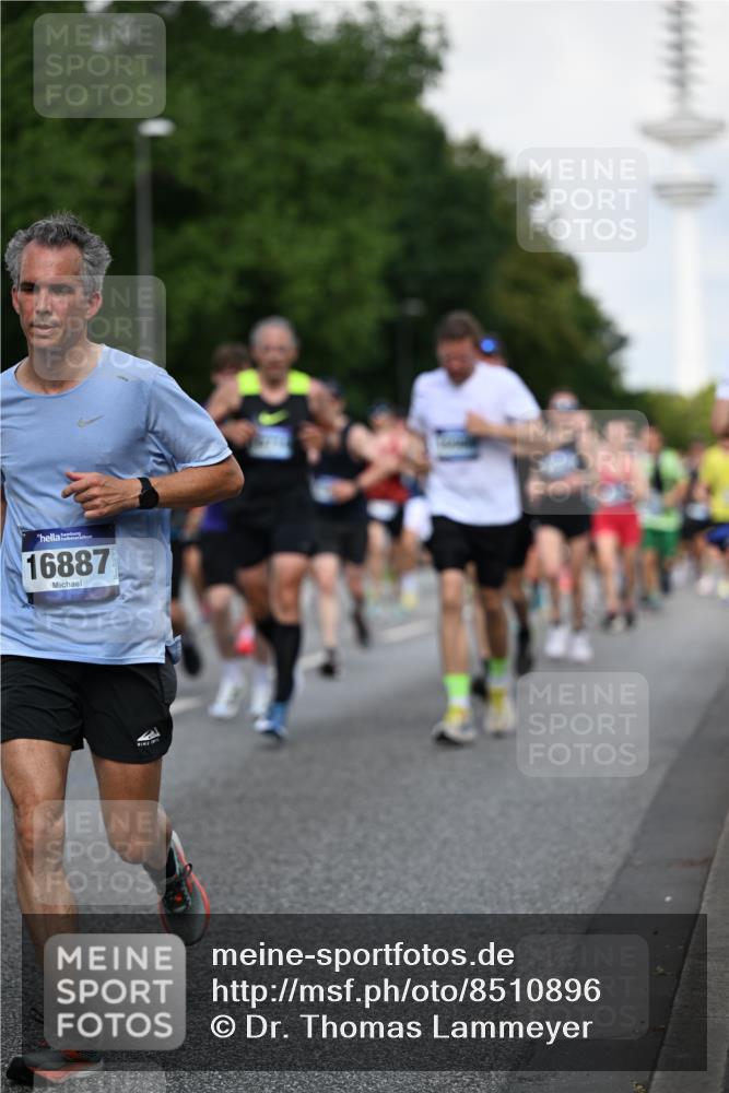 29.06.2025 - hella hamburg halbmarathon Dr. Thomas Lammeyer http://msf.ph/oto/8510896 29.06.2025 10:00:12 Kennedybrücke 1061, 1120, 1452, 1499, 1502, 1592, 1628, 2083, 2953, 3256, 4065, 4077, 4377, 4404, 4711, 5482, 5600, 5607, 5978, 6511, 6512, 7178, 7583, 7943, 8335, 8921, 8989, 9537, 9597, 9638, 9695, 9793, 10891, 10895, 11124, 11231 meine-sportfotos.de