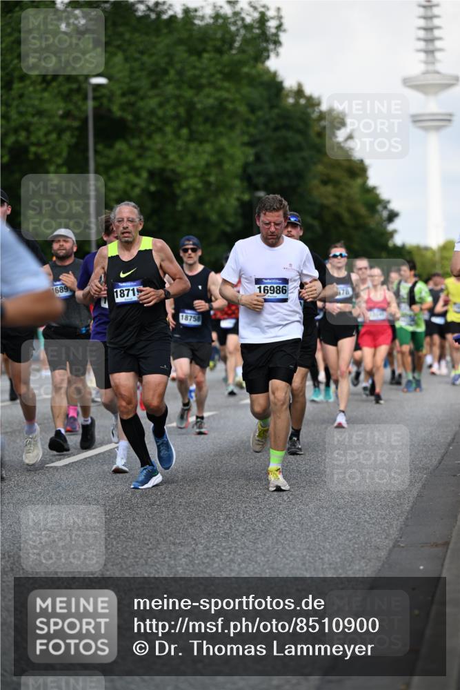 29.06.2025 - hella hamburg halbmarathon Dr. Thomas Lammeyer http://msf.ph/oto/8510900 29.06.2025 10:00:12 Kennedybrücke 1061, 1120, 1452, 1499, 1502, 1592, 1628, 2083, 2953, 3256, 4065, 4077, 4377, 4404, 4711, 5482, 5600, 5607, 5978, 6511, 6512, 7178, 7583, 7943, 8335, 8921, 8989, 9537, 9597, 9638, 9695, 9793, 10891, 10895, 11124, 11231 meine-sportfotos.de