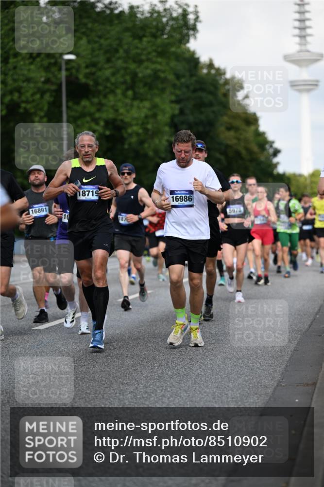 29.06.2025 - hella hamburg halbmarathon Dr. Thomas Lammeyer http://msf.ph/oto/8510902 29.06.2025 10:00:13 Kennedybrücke 1061, 1120, 1452, 1499, 1502, 1628, 1877, 2083, 2953, 3256, 4065, 4077, 4377, 4404, 4711, 5482, 5600, 5607, 5978, 6286, 6511, 6512, 7178, 7583, 7943, 8335, 8921, 9537, 9597, 9638, 9695, 9793, 10891, 11124, 11231 meine-sportfotos.de