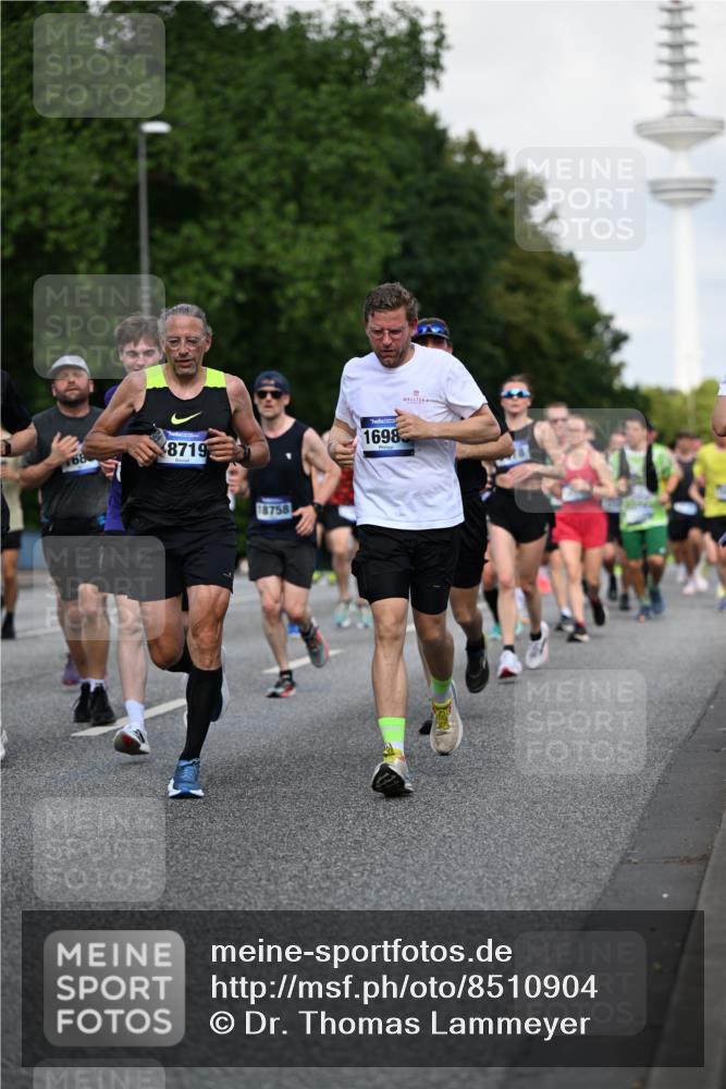 29.06.2025 - hella hamburg halbmarathon Dr. Thomas Lammeyer http://msf.ph/oto/8510904 29.06.2025 10:00:13 Kennedybrücke 1061, 1120, 1452, 1499, 1502, 1628, 1877, 2083, 2953, 3256, 4065, 4077, 4377, 4404, 4711, 5482, 5600, 5607, 5978, 6286, 6511, 6512, 7178, 7583, 7943, 8335, 8921, 9537, 9597, 9638, 9695, 9793, 10891, 11124, 11231 meine-sportfotos.de