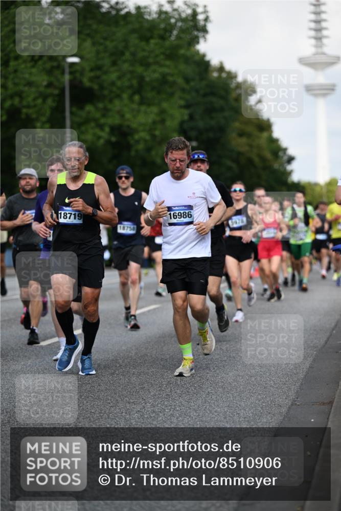 29.06.2025 - hella hamburg halbmarathon Dr. Thomas Lammeyer http://msf.ph/oto/8510906 29.06.2025 10:00:13 Kennedybrücke 1061, 1120, 1452, 1499, 1502, 1628, 1877, 2083, 2953, 3256, 4065, 4077, 4377, 4404, 4711, 5482, 5600, 5607, 5978, 6286, 6511, 6512, 7178, 7583, 7943, 8335, 8921, 9537, 9597, 9638, 9695, 9793, 10891, 11124, 11231 meine-sportfotos.de