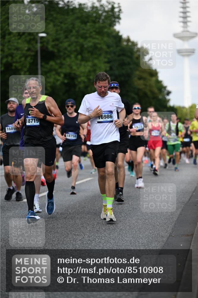 29.06.2025 - hella hamburg halbmarathon Dr. Thomas Lammeyer http://msf.ph/oto/8510908 29.06.2025 10:00:13 Kennedybrücke 1061, 1120, 1452, 1499, 1502, 1628, 1877, 2083, 2953, 3256, 4065, 4077, 4377, 4404, 4711, 5482, 5600, 5607, 5978, 6286, 6511, 6512, 7178, 7583, 7943, 8335, 8921, 9537, 9597, 9638, 9695, 9793, 10891, 11124, 11231 meine-sportfotos.de