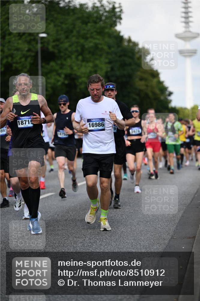 29.06.2025 - hella hamburg halbmarathon Dr. Thomas Lammeyer http://msf.ph/oto/8510912 29.06.2025 10:00:13 Kennedybrücke 1061, 1120, 1452, 1499, 1502, 1628, 1877, 2083, 2953, 3256, 4065, 4077, 4377, 4404, 4711, 5482, 5600, 5607, 5978, 6286, 6511, 6512, 7178, 7583, 7943, 8335, 8921, 9537, 9597, 9638, 9695, 9793, 10891, 11124, 11231 meine-sportfotos.de