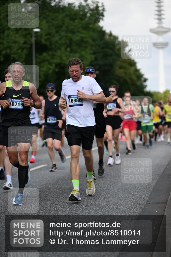 29.06.2025 - hella hamburg halbmarathon Dr. Thomas Lammeyer http://msf.ph/oto/8510914 29.06.2025 10:00:13 Kennedybrücke 1061, 1120, 1452, 1499, 1502, 1628, 1877, 2083, 2953, 3256, 4065, 4077, 4377, 4404, 4711, 5482, 5600, 5607, 5978, 6286, 6511, 6512, 7178, 7583, 7943, 8335, 8921, 9537, 9597, 9638, 9695, 9793, 10891, 11124, 11231 meine-sportfotos.de