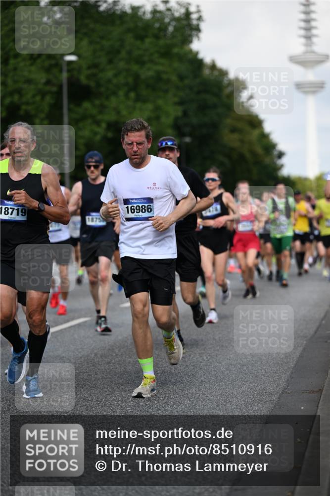 29.06.2025 - hella hamburg halbmarathon Dr. Thomas Lammeyer http://msf.ph/oto/8510916 29.06.2025 10:00:14 Kennedybrücke 1061, 1120, 1452, 1499, 1502, 1628, 1877, 2083, 2953, 3256, 4065, 4077, 4377, 4404, 4711, 5482, 5600, 5607, 5978, 6286, 6511, 6512, 7178, 7583, 7943, 8261, 8335, 8921, 9537, 9597, 9638, 9695, 9793, 10891, 11124, 11231 meine-sportfotos.de