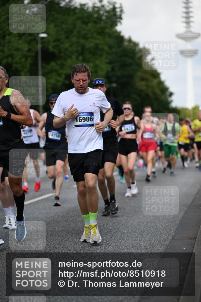 29.06.2025 - hella hamburg halbmarathon Dr. Thomas Lammeyer http://msf.ph/oto/8510918 29.06.2025 10:00:14 Kennedybrücke 1061, 1120, 1452, 1499, 1502, 1628, 1877, 2083, 2953, 3256, 4065, 4077, 4377, 4404, 4711, 5482, 5600, 5607, 5978, 6286, 6511, 6512, 7178, 7583, 7943, 8261, 8335, 8921, 9537, 9597, 9638, 9695, 9793, 10891, 11124, 11231 meine-sportfotos.de