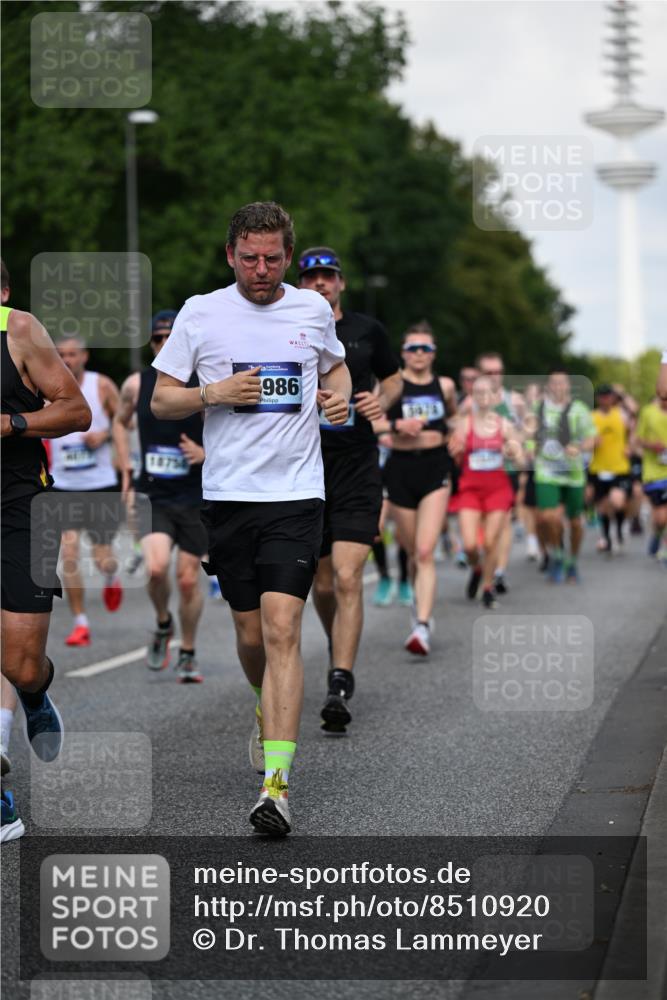 29.06.2025 - hella hamburg halbmarathon Dr. Thomas Lammeyer http://msf.ph/oto/8510920 29.06.2025 10:00:14 Kennedybrücke 1061, 1120, 1452, 1499, 1502, 1628, 1877, 2083, 2953, 3256, 4065, 4077, 4377, 4404, 4711, 5482, 5600, 5607, 5978, 6286, 6511, 6512, 7178, 7583, 7943, 8261, 8335, 8921, 9537, 9597, 9638, 9695, 9793, 10891, 11124, 11231 meine-sportfotos.de