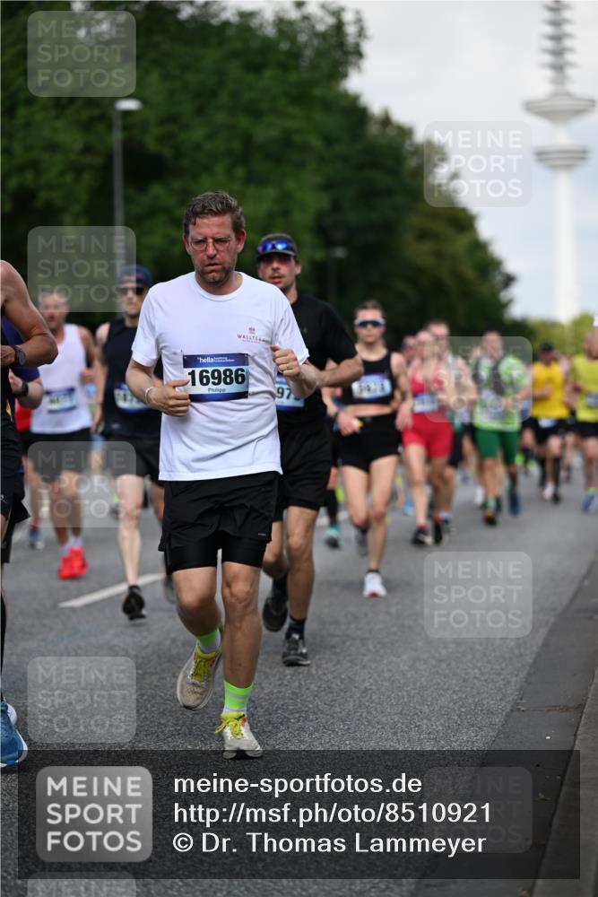 29.06.2025 - hella hamburg halbmarathon Dr. Thomas Lammeyer http://msf.ph/oto/8510921 29.06.2025 10:00:14 Kennedybrücke 1061, 1120, 1452, 1499, 1502, 1628, 1877, 2083, 2953, 3256, 4065, 4077, 4377, 4404, 4711, 5482, 5600, 5607, 5978, 6286, 6511, 6512, 7178, 7583, 7943, 8261, 8335, 8921, 9537, 9597, 9638, 9695, 9793, 10891, 11124, 11231 meine-sportfotos.de