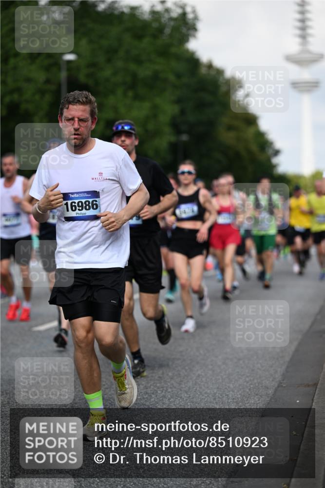 29.06.2025 - hella hamburg halbmarathon Dr. Thomas Lammeyer http://msf.ph/oto/8510923 29.06.2025 10:00:14 Kennedybrücke 1061, 1120, 1452, 1499, 1502, 1628, 1877, 2083, 2953, 3256, 4065, 4077, 4377, 4404, 4711, 5482, 5600, 5607, 5978, 6286, 6511, 6512, 7178, 7583, 7943, 8261, 8335, 8921, 9537, 9597, 9638, 9695, 9793, 10891, 11124, 11231 meine-sportfotos.de