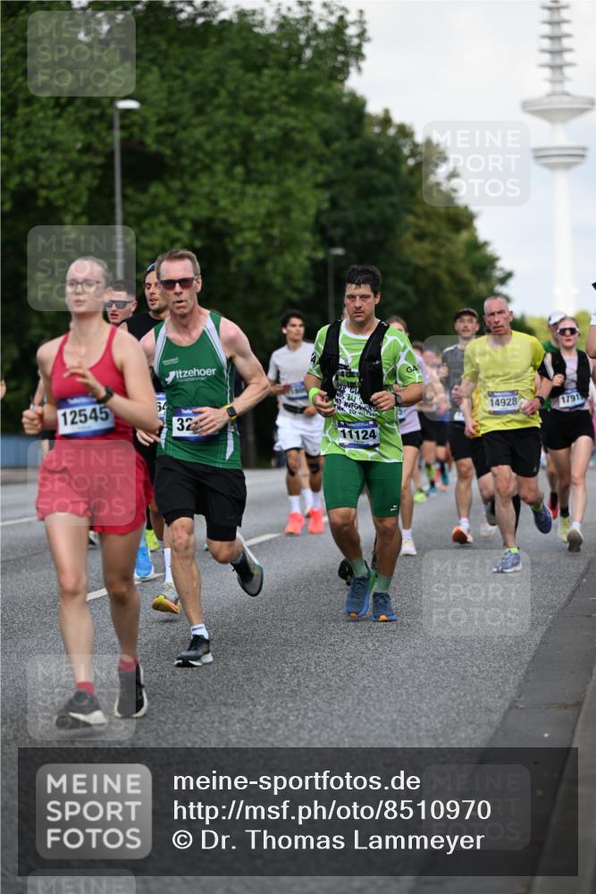 29.06.2025 - hella hamburg halbmarathon Dr. Thomas Lammeyer http://msf.ph/oto/8510970 29.06.2025 10:00:18 Kennedybrücke 1120, 1460, 1499, 1502, 1628, 1877, 2013, 2082, 2083, 2953, 2996, 3256, 3426, 4065, 4077, 4377, 4404, 4635, 4711, 4967, 5482, 5600, 5978, 6286, 6309, 6511, 6512, 6561, 6562, 7178, 7383, 7475, 7583, 7943, 8261, 8335, 8921, 9497, 9537, 9597, 9638, 9695, 9793, 10508, 10891, 11018, 11124, 11231 meine-sportfotos.de