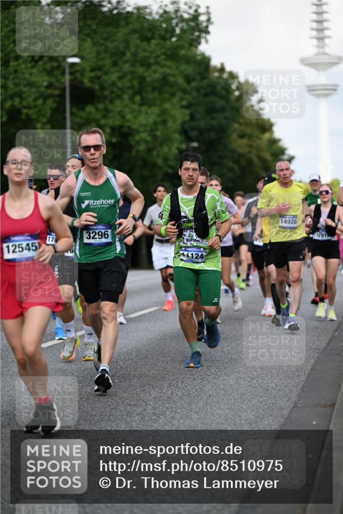 29.06.2025 - hella hamburg halbmarathon Dr. Thomas Lammeyer http://msf.ph/oto/8510975 29.06.2025 10:00:18 Kennedybrücke 1120, 1460, 1499, 1502, 1628, 1877, 2013, 2082, 2083, 2953, 2996, 3256, 3426, 4065, 4077, 4377, 4404, 4635, 4711, 4967, 5482, 5600, 5978, 6286, 6309, 6511, 6512, 6561, 6562, 7178, 7383, 7475, 7583, 7943, 8261, 8335, 8921, 9497, 9537, 9597, 9638, 9695, 9793, 10508, 10891, 11018, 11124, 11231 meine-sportfotos.de