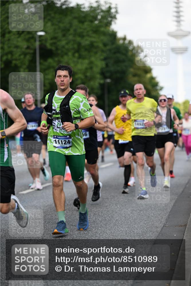 29.06.2025 - hella hamburg halbmarathon Dr. Thomas Lammeyer http://msf.ph/oto/8510989 29.06.2025 10:00:19 Kennedybrücke 1120, 1460, 1499, 1502, 1628, 1877, 2013, 2082, 2083, 2953, 2996, 3256, 3426, 4065, 4077, 4377, 4404, 4635, 4711, 4967, 5482, 5600, 5978, 6286, 6309, 6377, 6511, 6512, 6561, 6562, 7178, 7383, 7475, 7583, 7943, 8261, 8335, 8572, 8921, 9082, 9497, 9537, 9597, 9638, 9695, 9793, 10508, 10891, 11018, 11124, 11231 meine-sportfotos.de