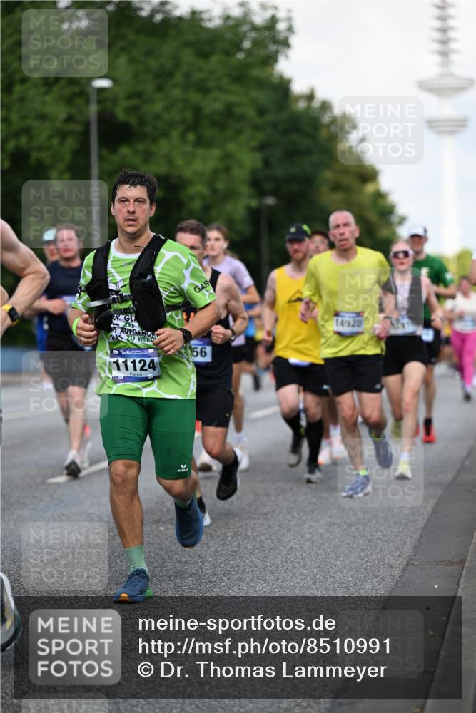 29.06.2025 - hella hamburg halbmarathon Dr. Thomas Lammeyer http://msf.ph/oto/8510991 29.06.2025 10:00:19 Kennedybrücke 1120, 1460, 1499, 1502, 1628, 1877, 2013, 2082, 2083, 2953, 2996, 3256, 3426, 4065, 4077, 4377, 4404, 4635, 4711, 4967, 5482, 5600, 5978, 6286, 6309, 6377, 6511, 6512, 6561, 6562, 7178, 7383, 7475, 7583, 7943, 8261, 8335, 8572, 8921, 9082, 9497, 9537, 9597, 9638, 9695, 9793, 10508, 10891, 11018, 11124, 11231 meine-sportfotos.de