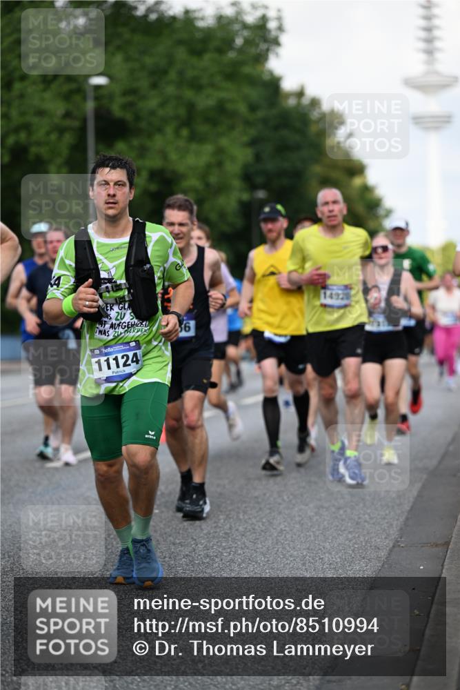 29.06.2025 - hella hamburg halbmarathon Dr. Thomas Lammeyer http://msf.ph/oto/8510994 29.06.2025 10:00:20 Kennedybrücke 1460, 1499, 1502, 1628, 1877, 2013, 2082, 2083, 2953, 2996, 3256, 3426, 4065, 4077, 4377, 4404, 4635, 4711, 4967, 5482, 5600, 5978, 6286, 6309, 6377, 6511, 6512, 6561, 6562, 7178, 7383, 7475, 7583, 8261, 8335, 8514, 8572, 8921, 9082, 9497, 9537, 9597, 9638, 9695, 9793, 10508, 10891, 11018, 11124, 11231 meine-sportfotos.de