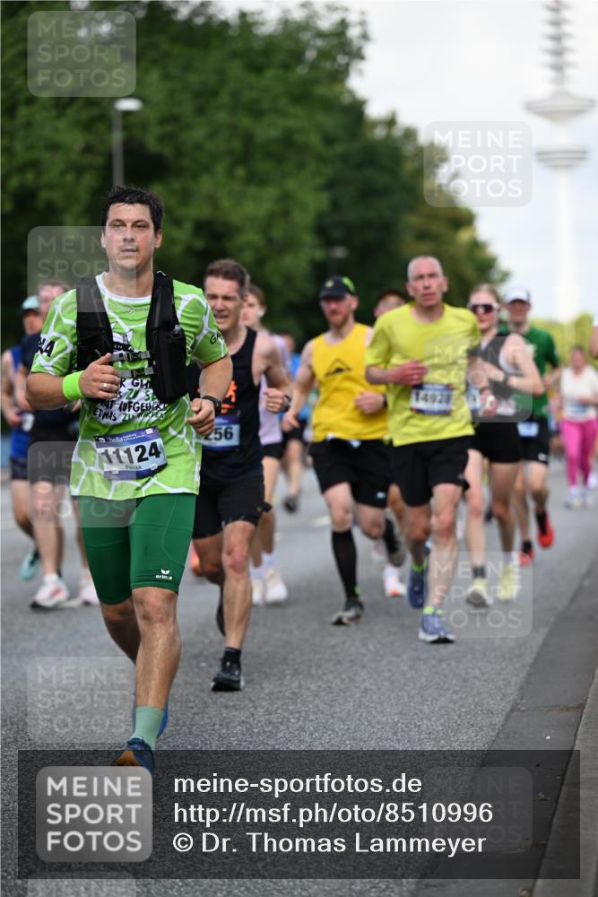 29.06.2025 - hella hamburg halbmarathon Dr. Thomas Lammeyer http://msf.ph/oto/8510996 29.06.2025 10:00:20 Kennedybrücke 1460, 1499, 1502, 1628, 1877, 2013, 2082, 2083, 2953, 2996, 3256, 3426, 4065, 4077, 4377, 4404, 4635, 4711, 4967, 5482, 5600, 5978, 6286, 6309, 6377, 6511, 6512, 6561, 6562, 7178, 7383, 7475, 7583, 8261, 8335, 8514, 8572, 8921, 9082, 9497, 9537, 9597, 9638, 9695, 9793, 10508, 10891, 11018, 11124, 11231 meine-sportfotos.de