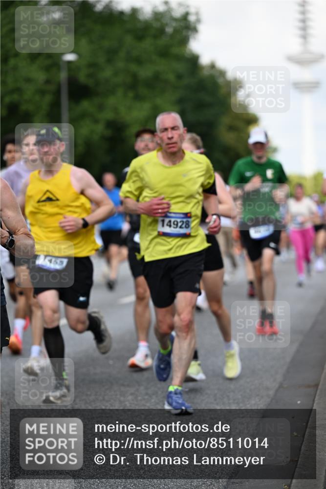 29.06.2025 - hella hamburg halbmarathon Dr. Thomas Lammeyer http://msf.ph/oto/8511014 29.06.2025 10:00:21 Kennedybrücke 1460, 1499, 1502, 1628, 1877, 2013, 2082, 2083, 2996, 3256, 3310, 3426, 4065, 4077, 4377, 4404, 4635, 4711, 4967, 5482, 5600, 5978, 6286, 6309, 6377, 6511, 6512, 6561, 6562, 7178, 7383, 7475, 7583, 8261, 8335, 8361, 8514, 8572, 8921, 8996, 9082, 9497, 9537, 9597, 9638, 9695, 9793, 10371, 10508, 10891, 11018, 11124, 11231 meine-sportfotos.de