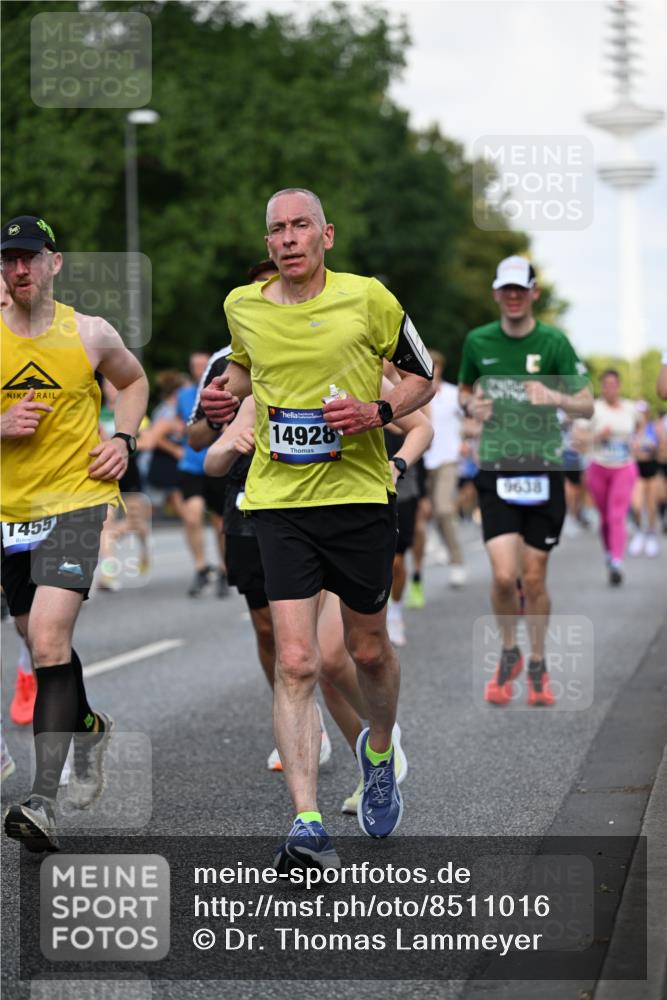 29.06.2025 - hella hamburg halbmarathon Dr. Thomas Lammeyer http://msf.ph/oto/8511016 29.06.2025 10:00:22 Kennedybrücke 1460, 1499, 1502, 1628, 1877, 2013, 2082, 2083, 2208, 2771, 2996, 3256, 3310, 3426, 4065, 4077, 4377, 4404, 4635, 4711, 4967, 5482, 5600, 5978, 6286, 6309, 6377, 6511, 6512, 6561, 6562, 7178, 7383, 7475, 8261, 8335, 8361, 8514, 8572, 8921, 8996, 9082, 9497, 9537, 9597, 9638, 9695, 9793, 10371, 10508, 10891, 11018, 11124, 11231 meine-sportfotos.de