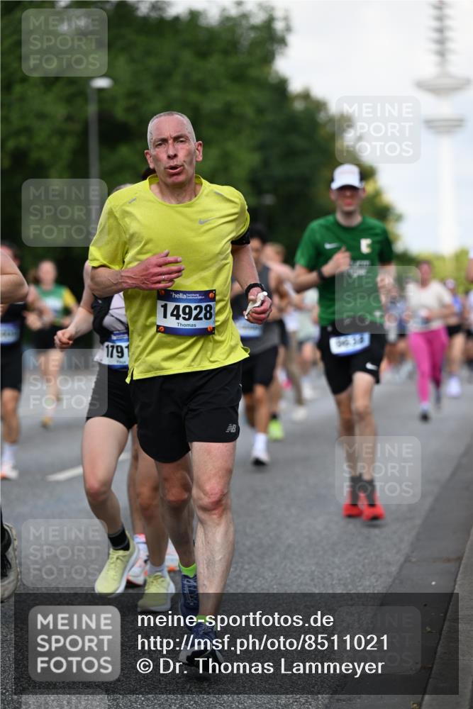 29.06.2025 - hella hamburg halbmarathon Dr. Thomas Lammeyer http://msf.ph/oto/8511021 29.06.2025 10:00:22 Kennedybrücke 1460, 1499, 1502, 1628, 1877, 2013, 2082, 2083, 2208, 2771, 2996, 3256, 3310, 3426, 4065, 4077, 4377, 4404, 4635, 4711, 4967, 5482, 5600, 5978, 6286, 6309, 6377, 6511, 6512, 6561, 6562, 7178, 7383, 7475, 8261, 8335, 8361, 8514, 8572, 8921, 8996, 9082, 9497, 9537, 9597, 9638, 9695, 9793, 10371, 10508, 10891, 11018, 11124, 11231 meine-sportfotos.de