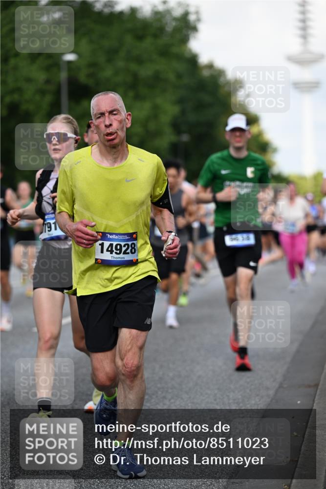 29.06.2025 - hella hamburg halbmarathon Dr. Thomas Lammeyer http://msf.ph/oto/8511023 29.06.2025 10:00:22 Kennedybrücke 1460, 1499, 1502, 1628, 1877, 2013, 2082, 2083, 2208, 2771, 2996, 3256, 3310, 3426, 4065, 4077, 4377, 4404, 4635, 4711, 4967, 5482, 5600, 5978, 6286, 6309, 6377, 6511, 6512, 6561, 6562, 7178, 7383, 7475, 8261, 8335, 8361, 8514, 8572, 8921, 8996, 9082, 9497, 9537, 9597, 9638, 9695, 9793, 10371, 10508, 10891, 11018, 11124, 11231 meine-sportfotos.de