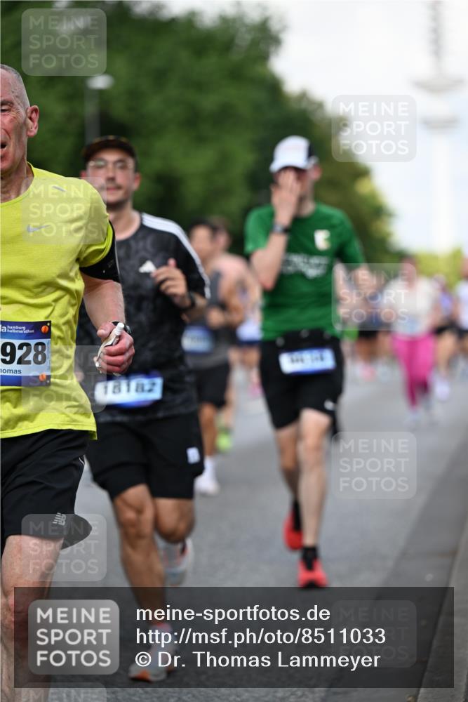 29.06.2025 - hella hamburg halbmarathon Dr. Thomas Lammeyer http://msf.ph/oto/8511033 29.06.2025 10:00:23 Kennedybrücke 1460, 1496, 1499, 1502, 1628, 1877, 2013, 2082, 2083, 2208, 2771, 2996, 3256, 3310, 3426, 4065, 4077, 4377, 4404, 4635, 4711, 4967, 5482, 5600, 5978, 6286, 6309, 6377, 6511, 6512, 6561, 6562, 7178, 7383, 7475, 8261, 8335, 8361, 8514, 8572, 8921, 8996, 9082, 9497, 9537, 9597, 9638, 9695, 9793, 10371, 10508, 10891, 11018, 11124, 11231 meine-sportfotos.de