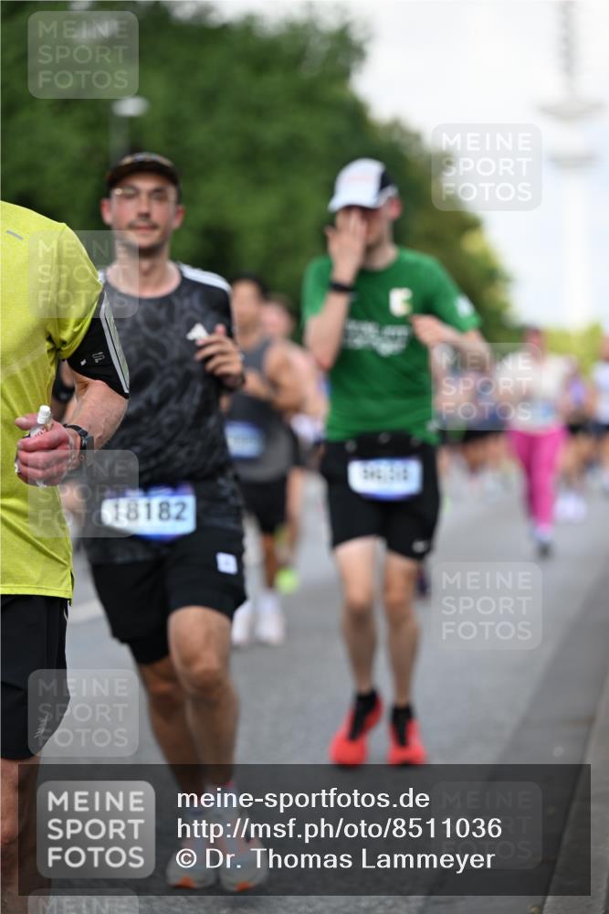 29.06.2025 - hella hamburg halbmarathon Dr. Thomas Lammeyer http://msf.ph/oto/8511036 29.06.2025 10:00:23 Kennedybrücke 1460, 1496, 1499, 1502, 1628, 1877, 2013, 2082, 2083, 2208, 2771, 2996, 3256, 3310, 3426, 4065, 4077, 4377, 4404, 4635, 4711, 4967, 5482, 5600, 5978, 6286, 6309, 6377, 6511, 6512, 6561, 6562, 7178, 7383, 7475, 8261, 8335, 8361, 8514, 8572, 8921, 8996, 9082, 9497, 9537, 9597, 9638, 9695, 9793, 10371, 10508, 10891, 11018, 11124, 11231 meine-sportfotos.de