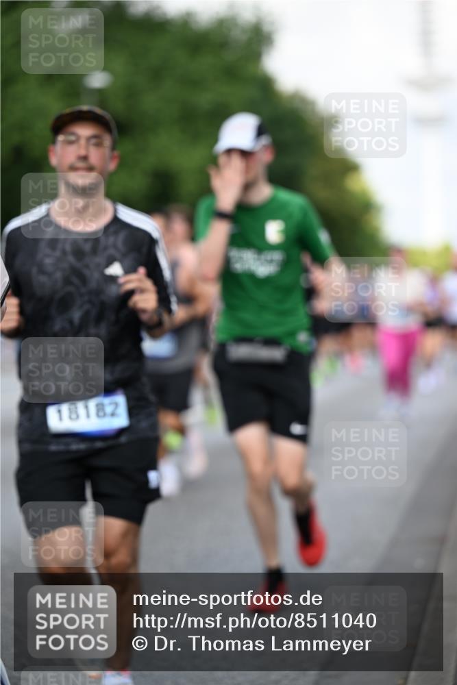 29.06.2025 - hella hamburg halbmarathon Dr. Thomas Lammeyer http://msf.ph/oto/8511040 29.06.2025 10:00:23 Kennedybrücke 1460, 1496, 1499, 1502, 1628, 1877, 2013, 2082, 2083, 2208, 2771, 2996, 3256, 3310, 3426, 4065, 4077, 4377, 4404, 4635, 4711, 4967, 5482, 5600, 5978, 6286, 6309, 6377, 6511, 6512, 6561, 6562, 7178, 7383, 7475, 8261, 8335, 8361, 8514, 8572, 8921, 8996, 9082, 9497, 9537, 9597, 9638, 9695, 9793, 10371, 10508, 10891, 11018, 11124, 11231 meine-sportfotos.de