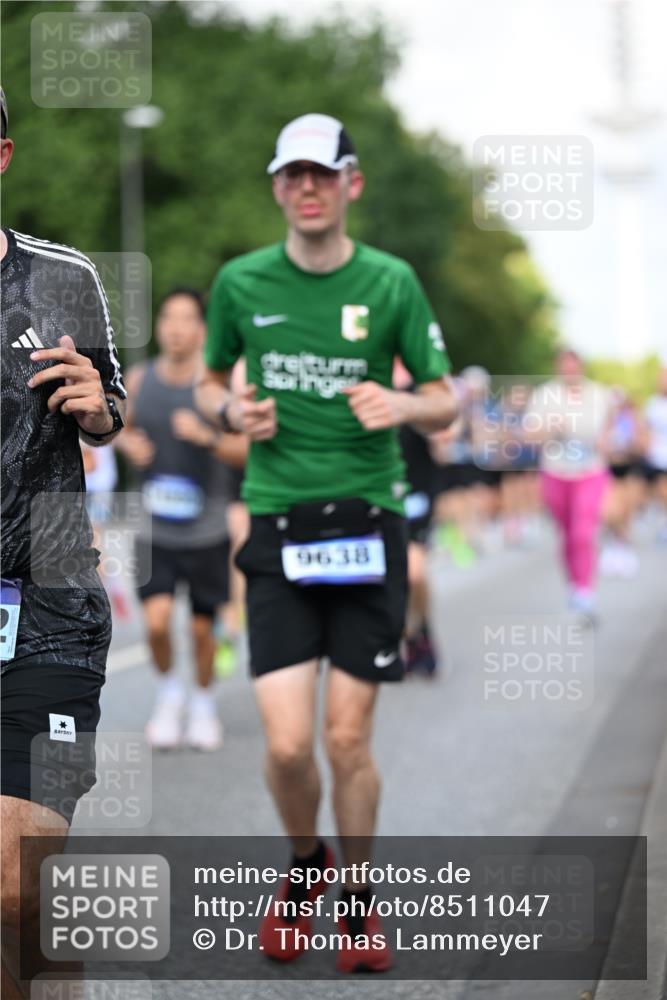 29.06.2025 - hella hamburg halbmarathon Dr. Thomas Lammeyer http://msf.ph/oto/8511047 29.06.2025 10:00:24 Kennedybrücke 1460, 1496, 1499, 1628, 1877, 2013, 2082, 2083, 2208, 2771, 2996, 3256, 3310, 3426, 4065, 4077, 4377, 4404, 4635, 4711, 4833, 4967, 5482, 5600, 5978, 6286, 6309, 6377, 6511, 6512, 6561, 6562, 7178, 7383, 7475, 8261, 8335, 8361, 8514, 8572, 8587, 8921, 8996, 9082, 9497, 9537, 9597, 9638, 9695, 9793, 10371, 10508, 10891, 11018, 11124, 11231 meine-sportfotos.de