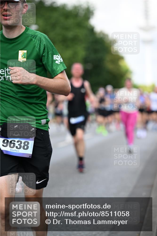 29.06.2025 - hella hamburg halbmarathon Dr. Thomas Lammeyer http://msf.ph/oto/8511058 29.06.2025 10:00:24 Kennedybrücke 1460, 1496, 1499, 1628, 1877, 2013, 2082, 2083, 2208, 2771, 2996, 3256, 3310, 3426, 4065, 4077, 4377, 4404, 4635, 4711, 4833, 4967, 5482, 5600, 5978, 6286, 6309, 6377, 6511, 6512, 6561, 6562, 7178, 7383, 7475, 8261, 8335, 8361, 8514, 8572, 8587, 8921, 8996, 9082, 9497, 9537, 9597, 9638, 9695, 9793, 10371, 10508, 10891, 11018, 11124, 11231 meine-sportfotos.de