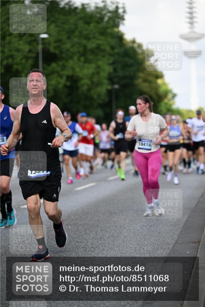29.06.2025 - hella hamburg halbmarathon Dr. Thomas Lammeyer http://msf.ph/oto/8511068 29.06.2025 10:00:26 Kennedybrücke 1460, 1496, 1499, 1628, 1877, 2013, 2082, 2083, 2208, 2340, 2771, 2996, 3256, 3310, 3426, 4065, 4077, 4377, 4404, 4635, 4711, 4833, 4967, 5169, 5482, 5978, 6286, 6309, 6377, 6511, 6512, 6561, 6562, 7383, 7475, 8261, 8335, 8361, 8514, 8572, 8587, 8921, 8996, 9082, 9497, 9537, 9597, 9638, 9695, 9752, 9793, 10371, 10508, 10891, 11018, 11124, 11231 meine-sportfotos.de