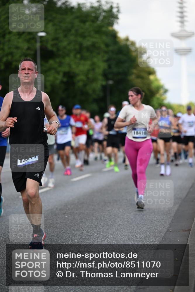 29.06.2025 - hella hamburg halbmarathon Dr. Thomas Lammeyer http://msf.ph/oto/8511070 29.06.2025 10:00:26 Kennedybrücke 1460, 1496, 1499, 1628, 1877, 2013, 2082, 2083, 2208, 2340, 2771, 2996, 3256, 3310, 3426, 4065, 4077, 4377, 4404, 4635, 4711, 4833, 4967, 5169, 5482, 5978, 6286, 6309, 6377, 6511, 6512, 6561, 6562, 7383, 7475, 8261, 8335, 8361, 8514, 8572, 8587, 8921, 8996, 9082, 9497, 9537, 9597, 9638, 9695, 9752, 9793, 10371, 10508, 10891, 11018, 11124, 11231 meine-sportfotos.de