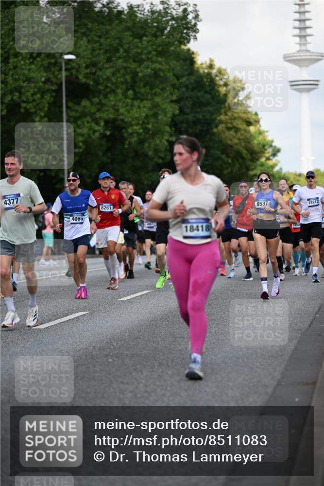 29.06.2025 - hella hamburg halbmarathon Dr. Thomas Lammeyer http://msf.ph/oto/8511083 29.06.2025 10:00:27 Kennedybrücke 1460, 1496, 1537, 1628, 1877, 2013, 2082, 2083, 2208, 2340, 2771, 2996, 3256, 3310, 3426, 4065, 4077, 4377, 4404, 4635, 4711, 4833, 4967, 5169, 5482, 5978, 6286, 6309, 6377, 6511, 6512, 6561, 6562, 7383, 7475, 8261, 8335, 8361, 8514, 8572, 8587, 8921, 8996, 9082, 9497, 9537, 9597, 9638, 9695, 9752, 10371, 10508, 11018, 11124, 11231 meine-sportfotos.de