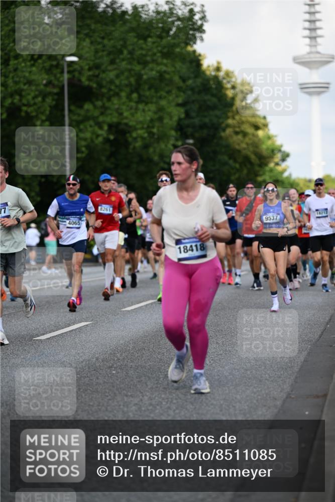 29.06.2025 - hella hamburg halbmarathon Dr. Thomas Lammeyer http://msf.ph/oto/8511085 29.06.2025 10:00:27 Kennedybrücke 1460, 1496, 1537, 1628, 1877, 2013, 2082, 2083, 2208, 2340, 2771, 2996, 3256, 3310, 3426, 4065, 4077, 4377, 4404, 4635, 4711, 4833, 4967, 5169, 5482, 5978, 6286, 6309, 6377, 6511, 6512, 6561, 6562, 7383, 7475, 8261, 8335, 8361, 8514, 8572, 8587, 8921, 8996, 9082, 9497, 9537, 9597, 9638, 9695, 9752, 10371, 10508, 11018, 11124, 11231 meine-sportfotos.de