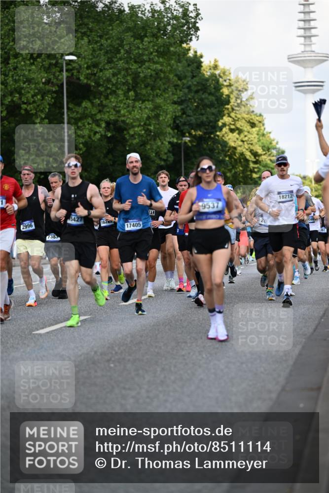 29.06.2025 - hella hamburg halbmarathon Dr. Thomas Lammeyer http://msf.ph/oto/8511114 29.06.2025 10:00:29 Kennedybrücke 1460, 1496, 1537, 1628, 1877, 2013, 2082, 2083, 2208, 2340, 2771, 2878, 2996, 3256, 3310, 3426, 4065, 4077, 4377, 4404, 4635, 4711, 4833, 4967, 5169, 5482, 6286, 6309, 6377, 6511, 6512, 6561, 6562, 7383, 7475, 8261, 8335, 8361, 8514, 8572, 8587, 8921, 8996, 9082, 9497, 9537, 9597, 9638, 9695, 9752, 9820, 10371, 10508, 11018, 11124, 11231 meine-sportfotos.de