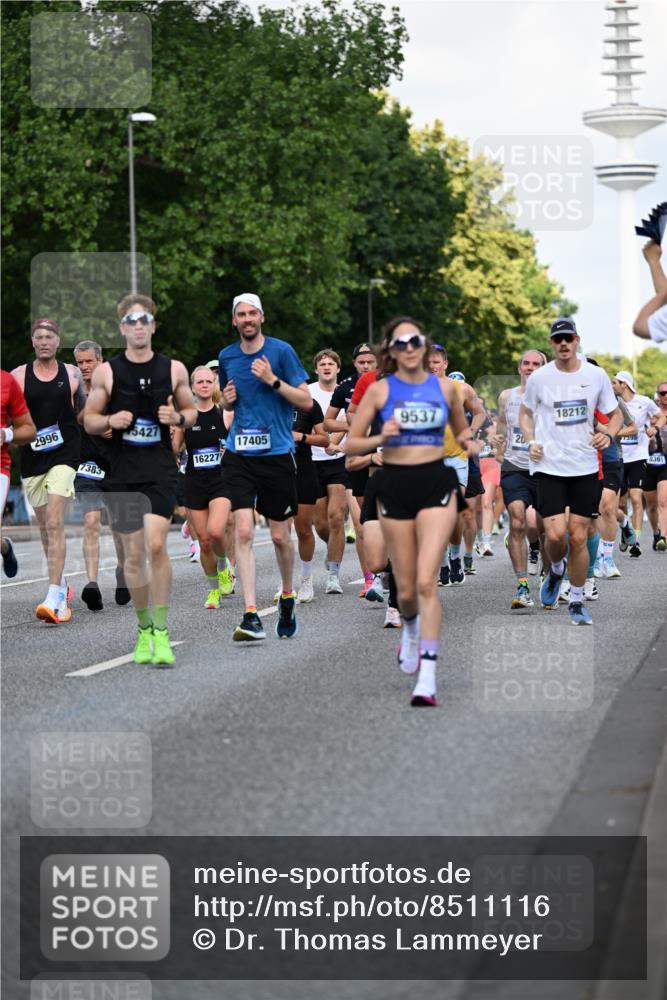 29.06.2025 - hella hamburg halbmarathon Dr. Thomas Lammeyer http://msf.ph/oto/8511116 29.06.2025 10:00:29 Kennedybrücke 1460, 1496, 1537, 1628, 1877, 2013, 2082, 2083, 2208, 2340, 2771, 2878, 2996, 3256, 3310, 3426, 4065, 4077, 4377, 4404, 4635, 4711, 4833, 4967, 5169, 5482, 6286, 6309, 6377, 6511, 6512, 6561, 6562, 7383, 7475, 8261, 8335, 8361, 8514, 8572, 8587, 8921, 8996, 9082, 9497, 9537, 9597, 9638, 9695, 9752, 9820, 10371, 10508, 11018, 11124, 11231 meine-sportfotos.de