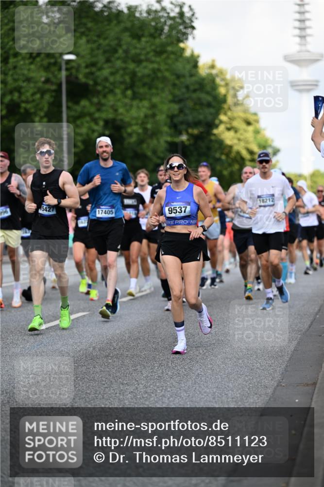 29.06.2025 - hella hamburg halbmarathon Dr. Thomas Lammeyer http://msf.ph/oto/8511123 29.06.2025 10:00:29 Kennedybrücke 1460, 1496, 1537, 1628, 1877, 2013, 2082, 2083, 2208, 2340, 2771, 2878, 2996, 3256, 3310, 3426, 4065, 4077, 4377, 4404, 4635, 4711, 4833, 4967, 5169, 5482, 6286, 6309, 6377, 6511, 6512, 6561, 6562, 7383, 7475, 8261, 8335, 8361, 8514, 8572, 8587, 8921, 8996, 9082, 9497, 9537, 9597, 9638, 9695, 9752, 9820, 10371, 10508, 11018, 11124, 11231 meine-sportfotos.de