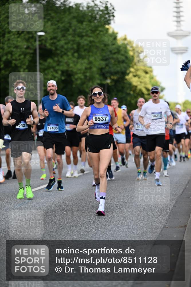 29.06.2025 - hella hamburg halbmarathon Dr. Thomas Lammeyer http://msf.ph/oto/8511128 29.06.2025 10:00:30 Kennedybrücke 1460, 1496, 1537, 1628, 1877, 2013, 2082, 2083, 2208, 2340, 2378, 2771, 2878, 2996, 3256, 3310, 3426, 4065, 4377, 4404, 4635, 4711, 4833, 4967, 5169, 5482, 5839, 6286, 6309, 6377, 6511, 6512, 6561, 6562, 7383, 7475, 8261, 8335, 8361, 8514, 8572, 8587, 8921, 8996, 9082, 9497, 9537, 9597, 9638, 9695, 9752, 9820, 10371, 10508, 11018, 11124, 11231 meine-sportfotos.de