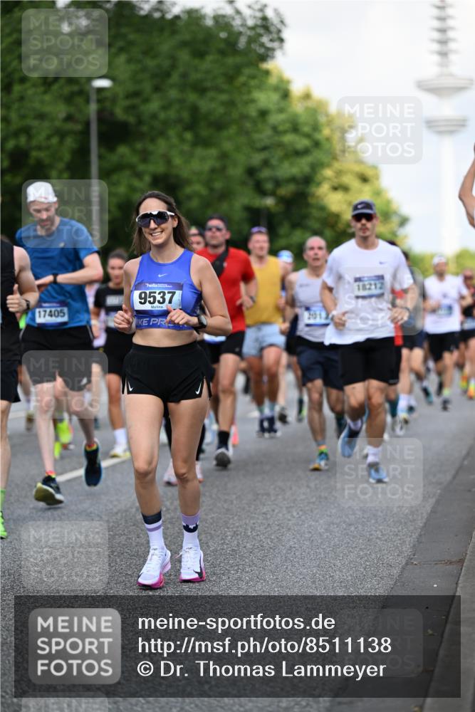 29.06.2025 - hella hamburg halbmarathon Dr. Thomas Lammeyer http://msf.ph/oto/8511138 29.06.2025 10:00:31 Kennedybrücke 1460, 1496, 1537, 1628, 1877, 2013, 2082, 2083, 2208, 2340, 2378, 2771, 2839, 2878, 2996, 3256, 3310, 3426, 4065, 4377, 4404, 4635, 4833, 4967, 5169, 5194, 5482, 5839, 6286, 6309, 6377, 6511, 6512, 6561, 6562, 7383, 7475, 8261, 8313, 8335, 8361, 8514, 8572, 8587, 8618, 8863, 8921, 8996, 9082, 9497, 9537, 9597, 9638, 9752, 9820, 10371, 10508, 10859, 11018, 11124, 11231, 11429 meine-sportfotos.de